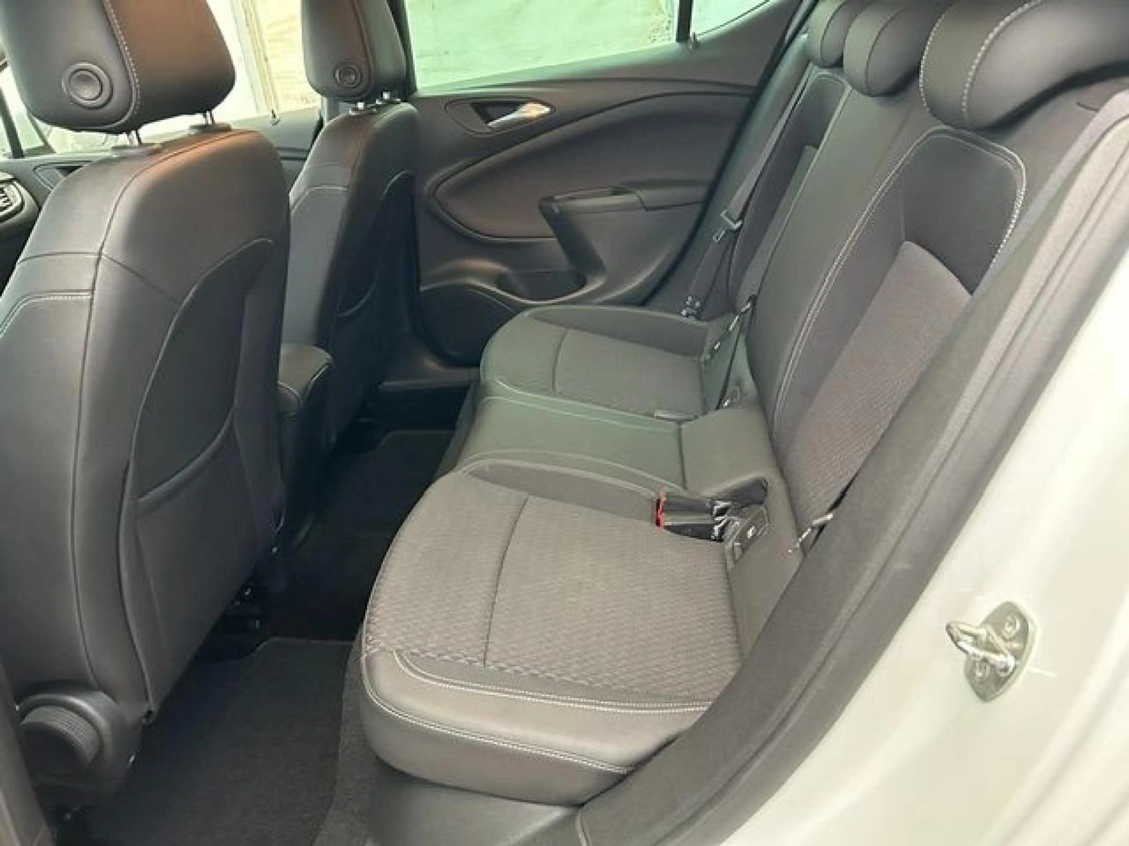 Opel Astra Innovation — photo 11