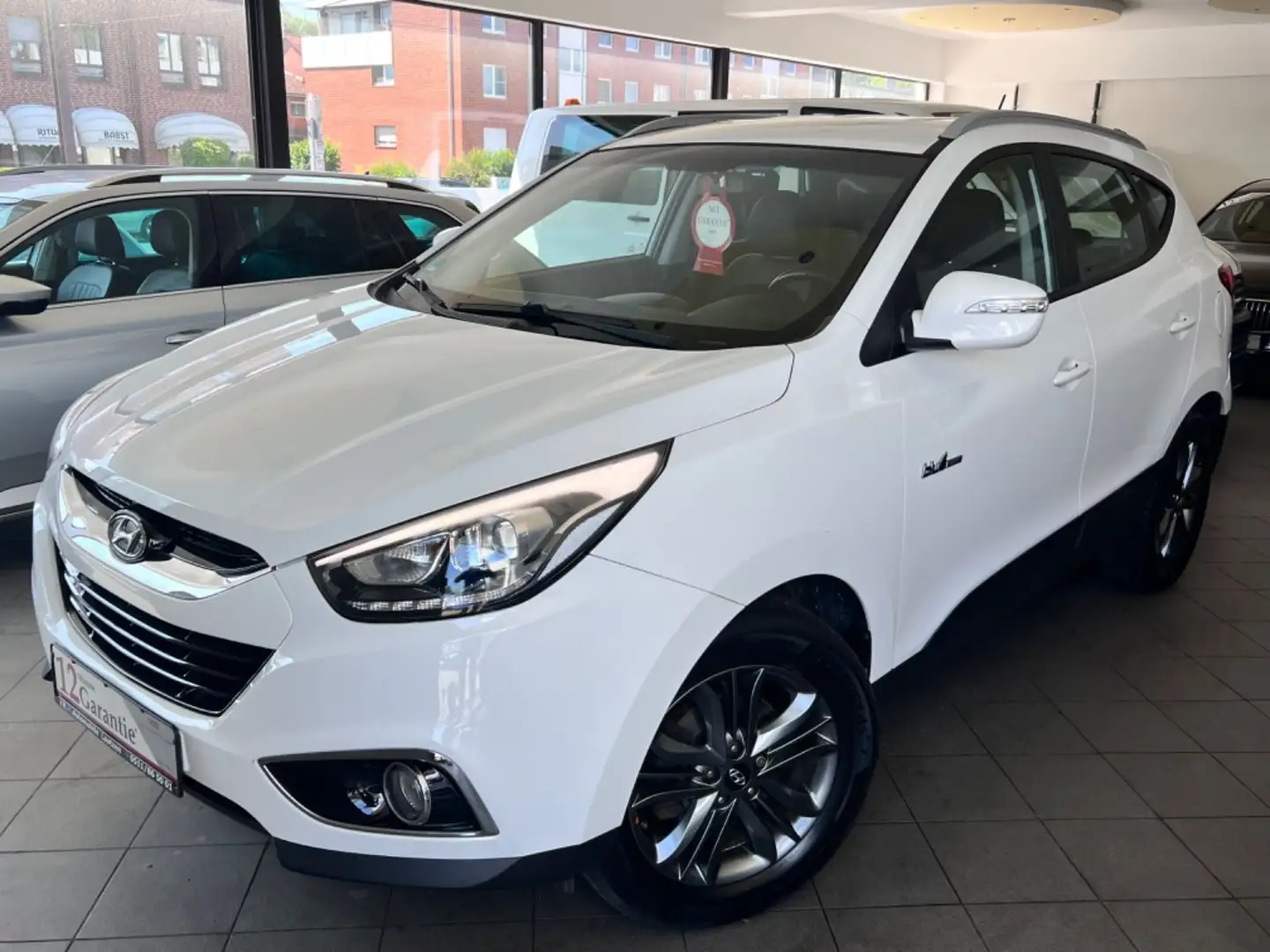 Hyundai iX35 blue Finale 2WD Bluetoth~Tempomat~4xSHZ~PDC Weiß - 1