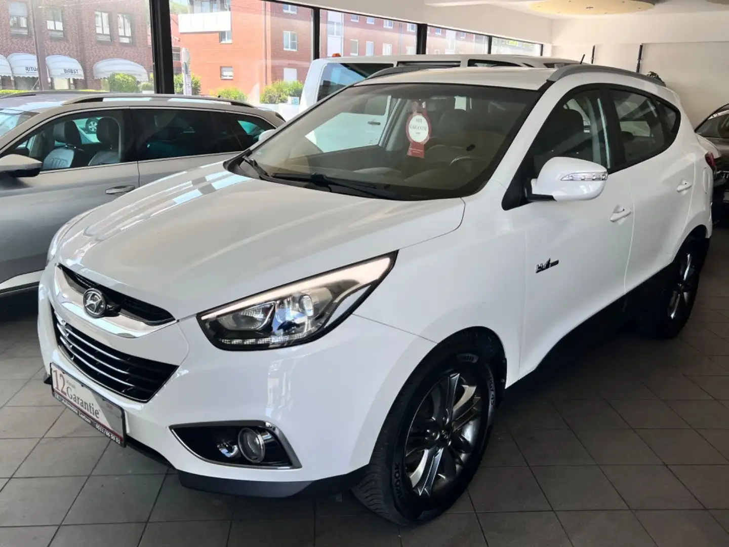 Hyundai iX35 blue Finale 2WD Bluetoth~Tempomat~4xSHZ~PDC Weiß - 2