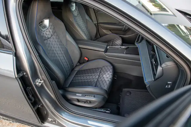 Volkswagen Passat Variant 2.0 TDI 4Motion R-Line NAVI, Headup, Matrix, Ansicht 13