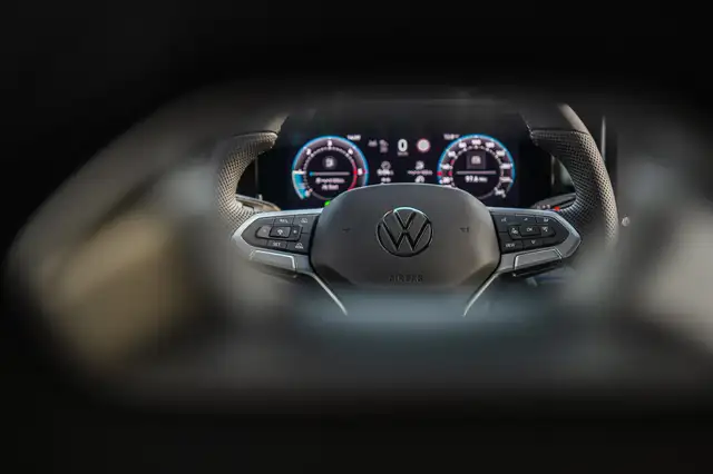 Volkswagen Passat Variant 2.0 TDI 4Motion R-Line NAVI, Headup, Matrix, Ansicht 9