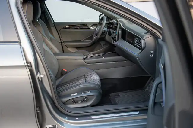 Volkswagen Passat Variant 2.0 TDI 4Motion R-Line NAVI, Headup, Matrix, Ansicht 14