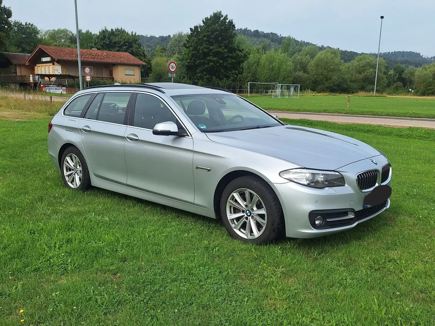 BMW 530 5er Touring Diesel 530d xDrive Touring Aut. Argent - 1