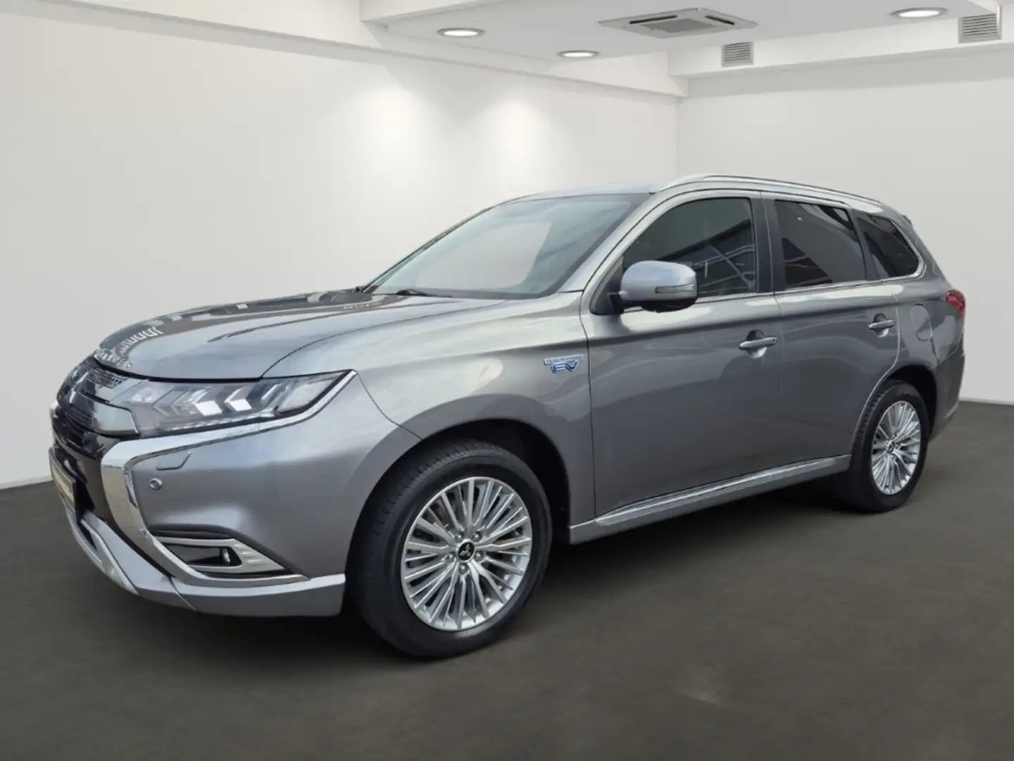 Mitsubishi Outlander PHEV Plus Spirit 4WD 2.4 Plug-in Hybrid EU6d-T Серый - 1