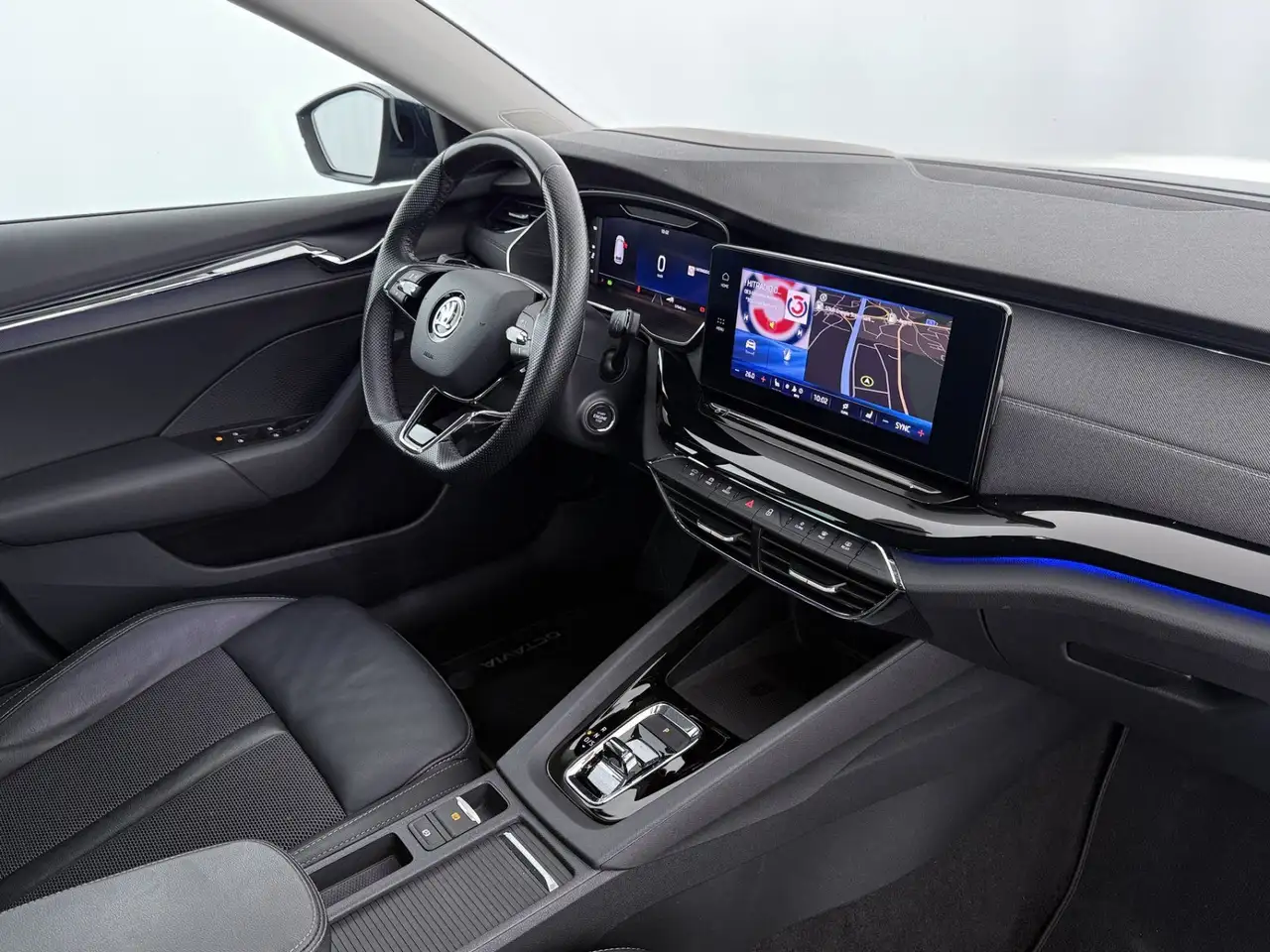 Skoda Octavia Combi 2.0 TDI Style Aut LED AHK RADAR NAV, миниатюра 14