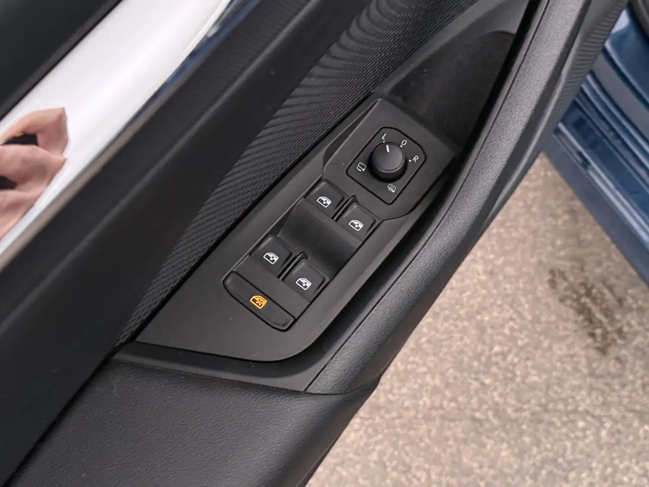 Skoda Octavia Combi 2.0 TDI Style Aut LED AHK RADAR NAV, миниатюра 22