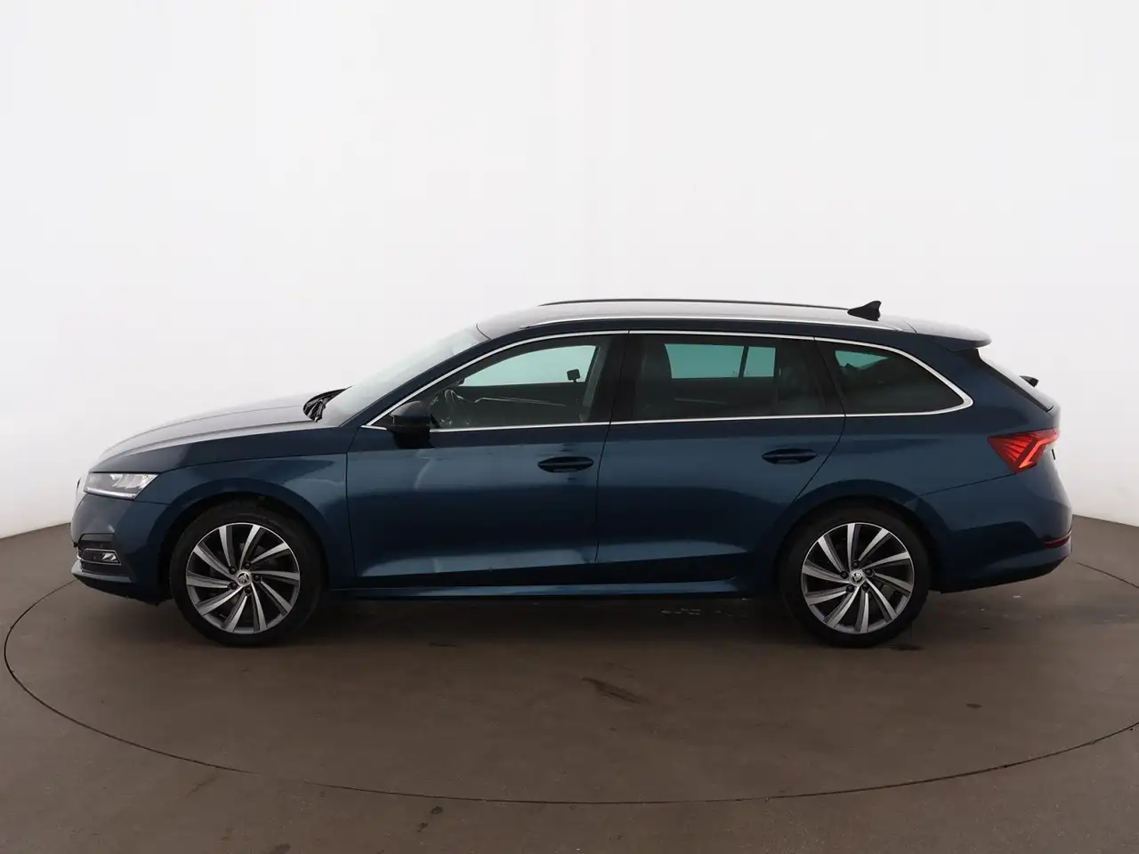Skoda Octavia Combi 2.0 TDI Style Aut LED AHK RADAR NAV, миниатюра 5