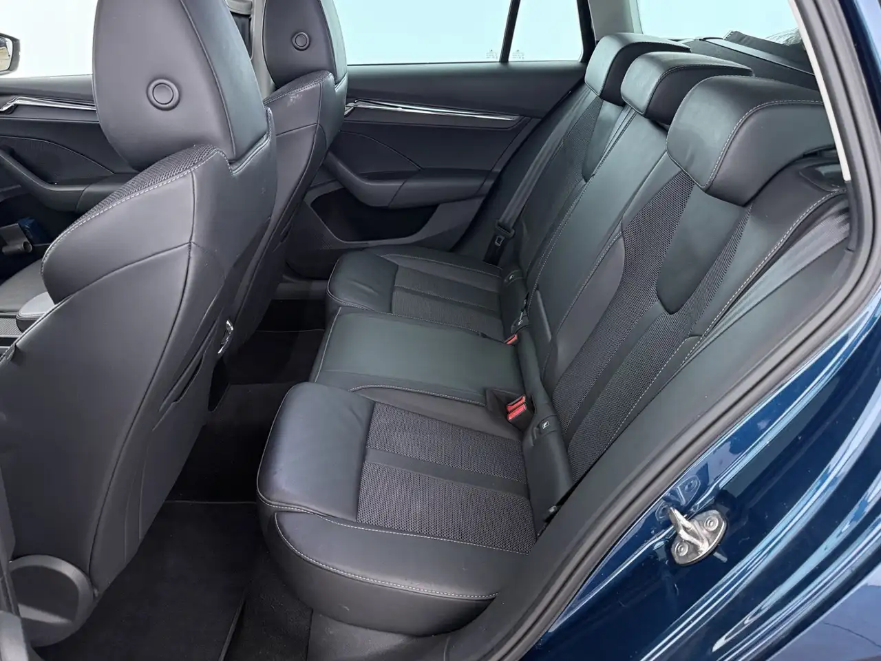 Skoda Octavia Combi 2.0 TDI Style Aut LED AHK RADAR NAV, миниатюра 24