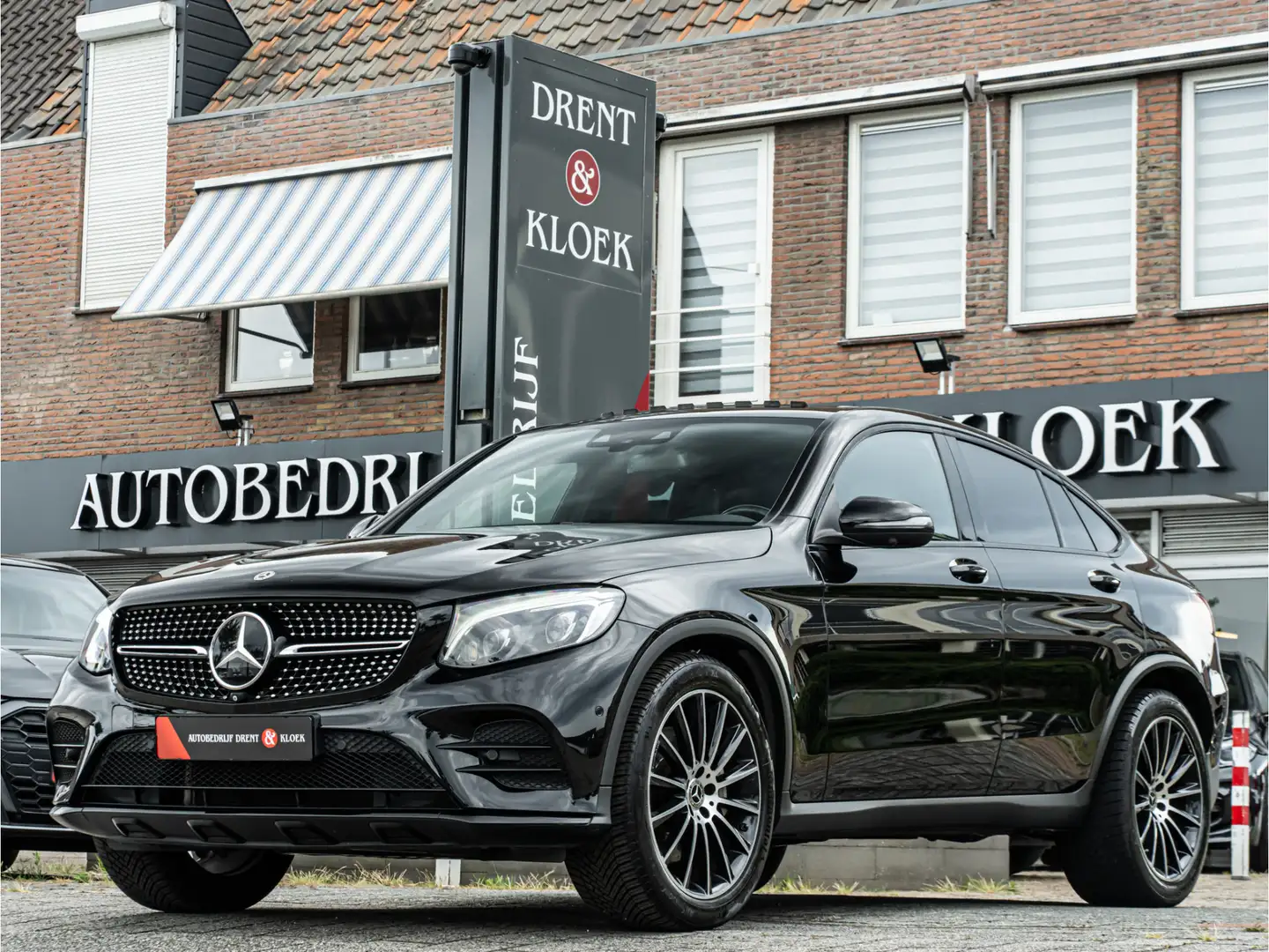 Mercedes-Benz GLC 250 Coupé 4MATIC Premium Plus PANO 20 INCH 360 CAMERA Zwart - 1