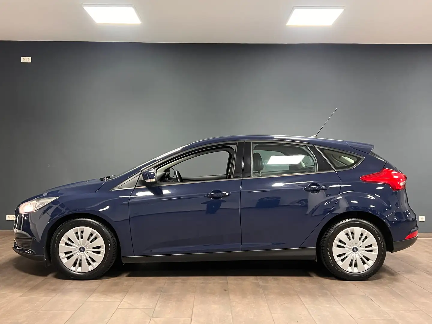 Ford Focus 1.0 EcoBoost Lim. Trend / 1.HAND / KLIMA / Blu/Azzurro - 2