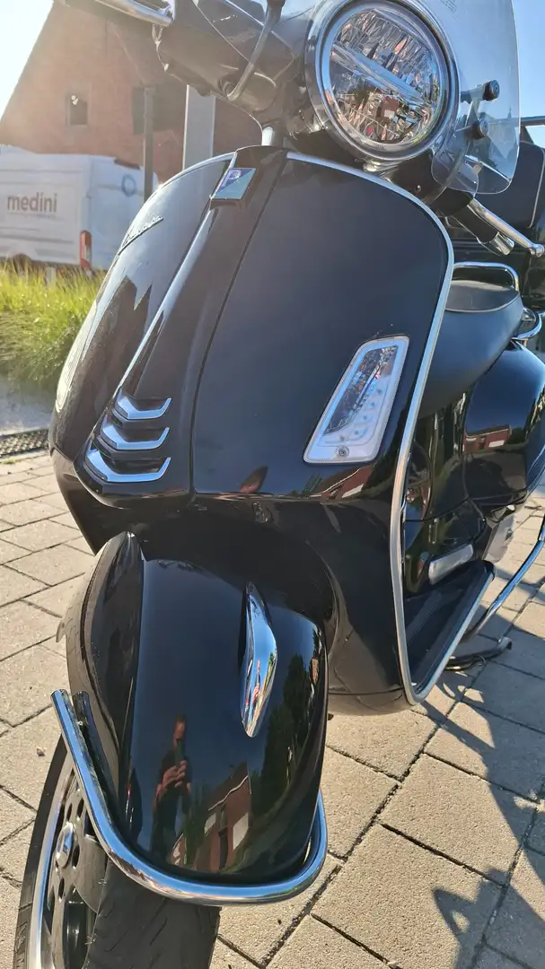 Piaggio GTS 125 Super Zwart - 2