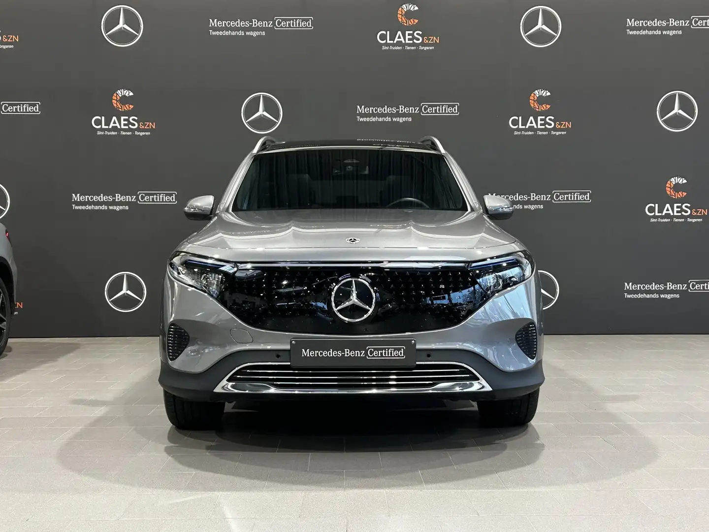 Mercedes-Benz EQB 250 250+ Business Line DOS 8109 + 2x Onderhoud Service Gris - 2