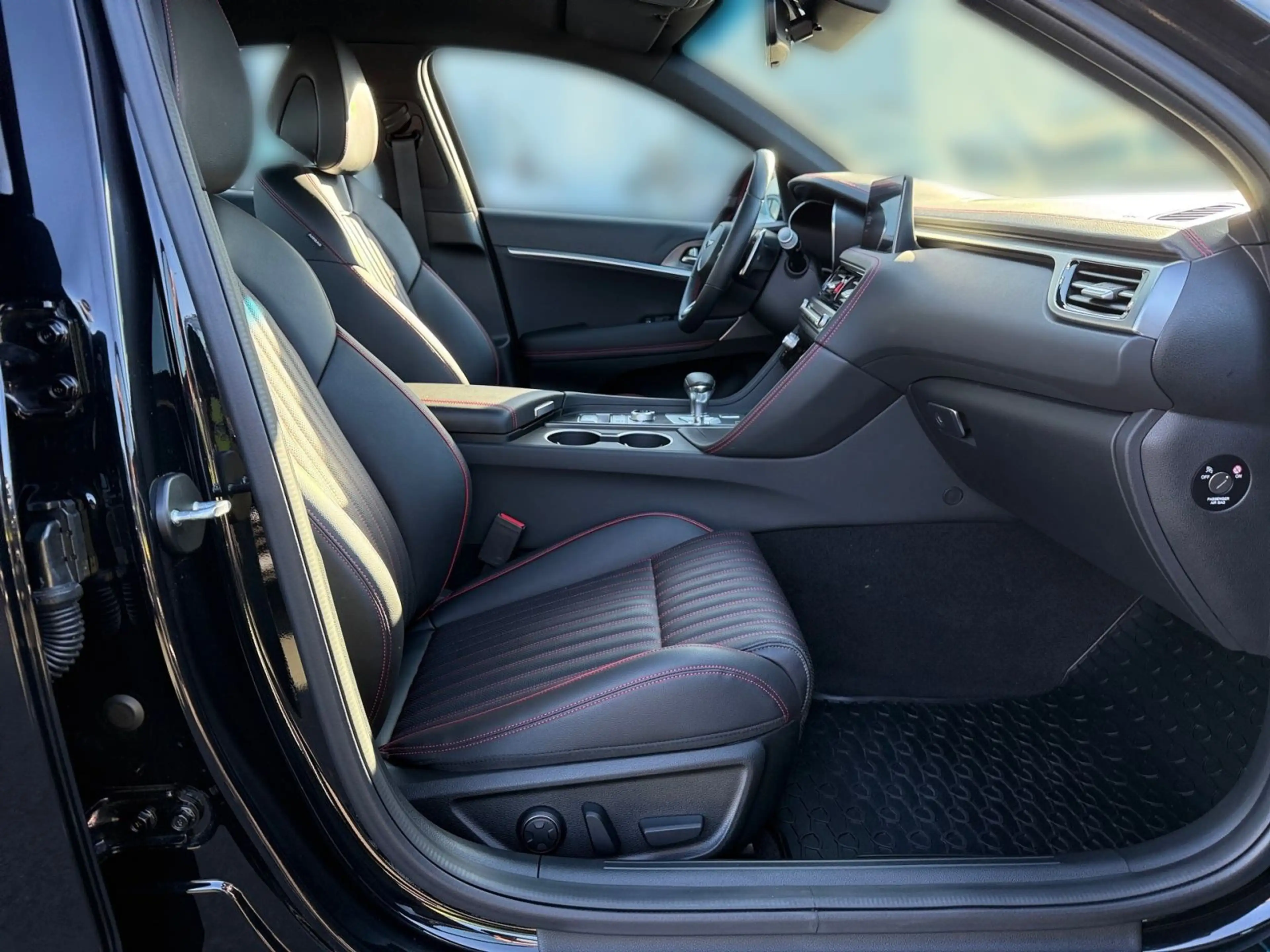 Genesis G70 Sedan 2.2 CRDi Sedan Sport RWD — photo 14