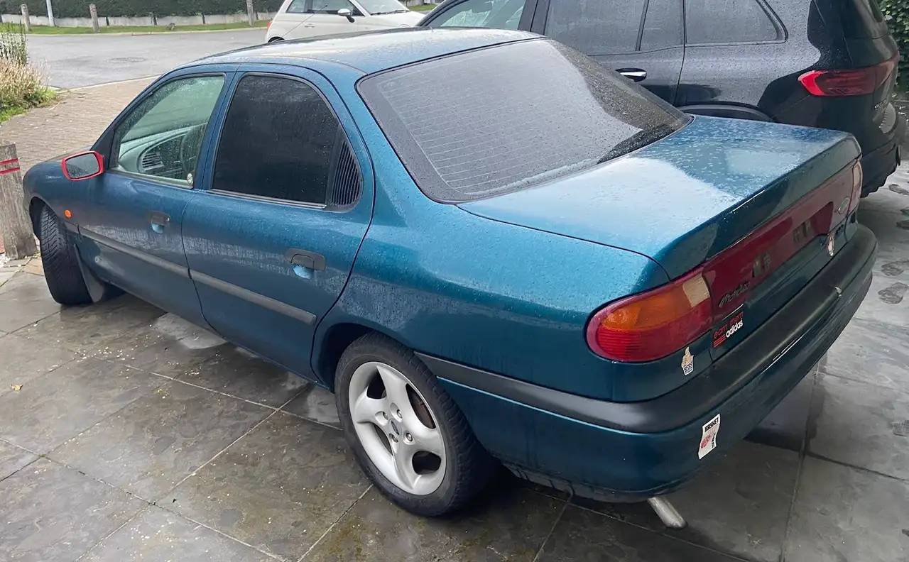 Ford Mondeo 1.8i GLX, foto 2