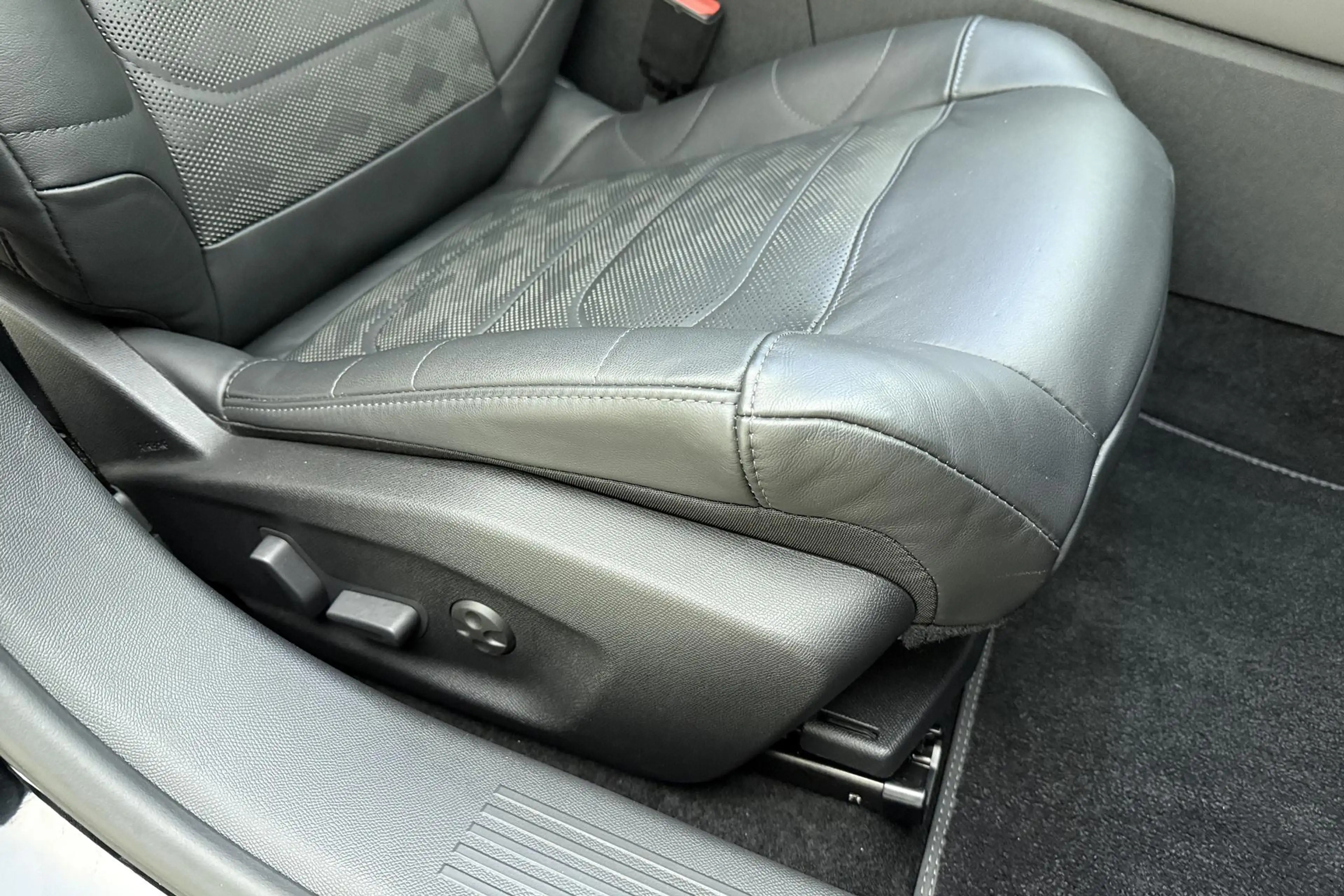 Citroen C5 X 1.6 Plug-in Hybrid 225 Shine | Lederenbekleding | — photo 14