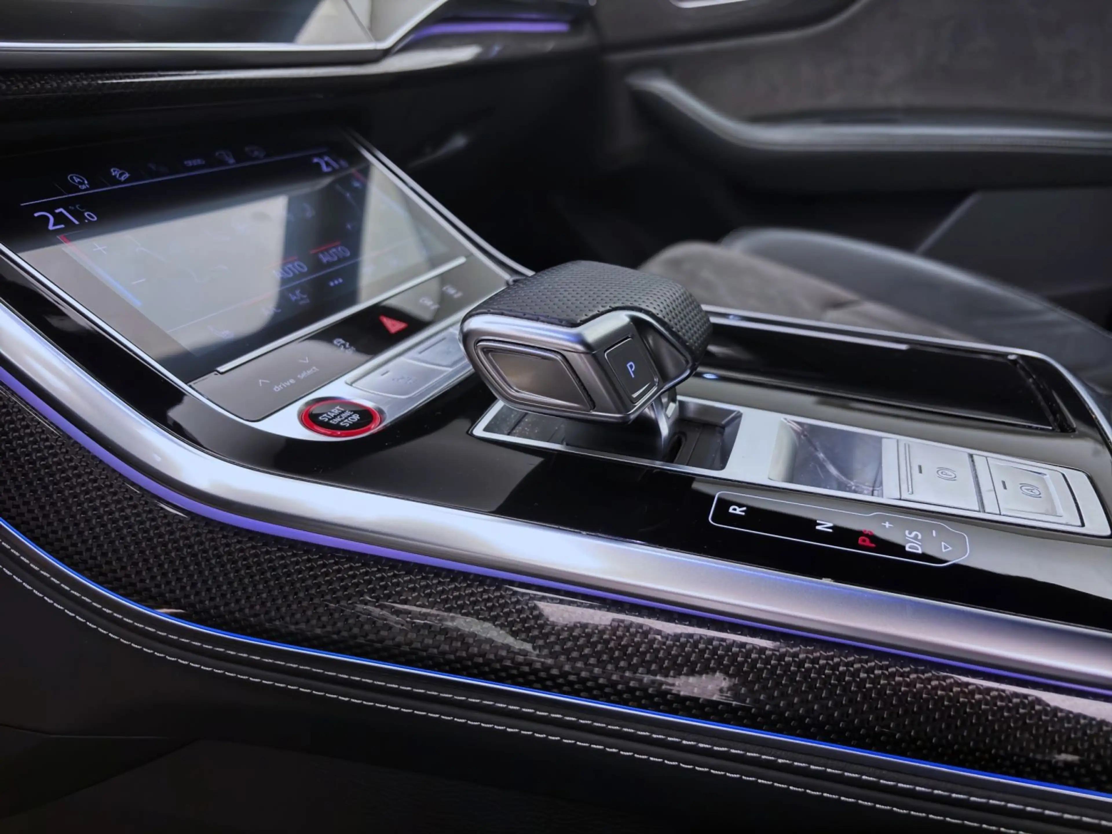 Audi SQ8 Q PANO Matrix NAVI HuD B&O SITZHZG — photo 15