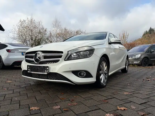 Mercedes-Benz A 200 A 200 BlueEfficiency*HU NEU*Panorama*