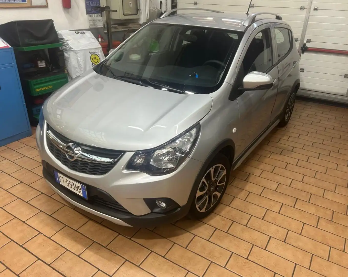 Opel Karl Rocks 1.0 73 CV Gris - 1