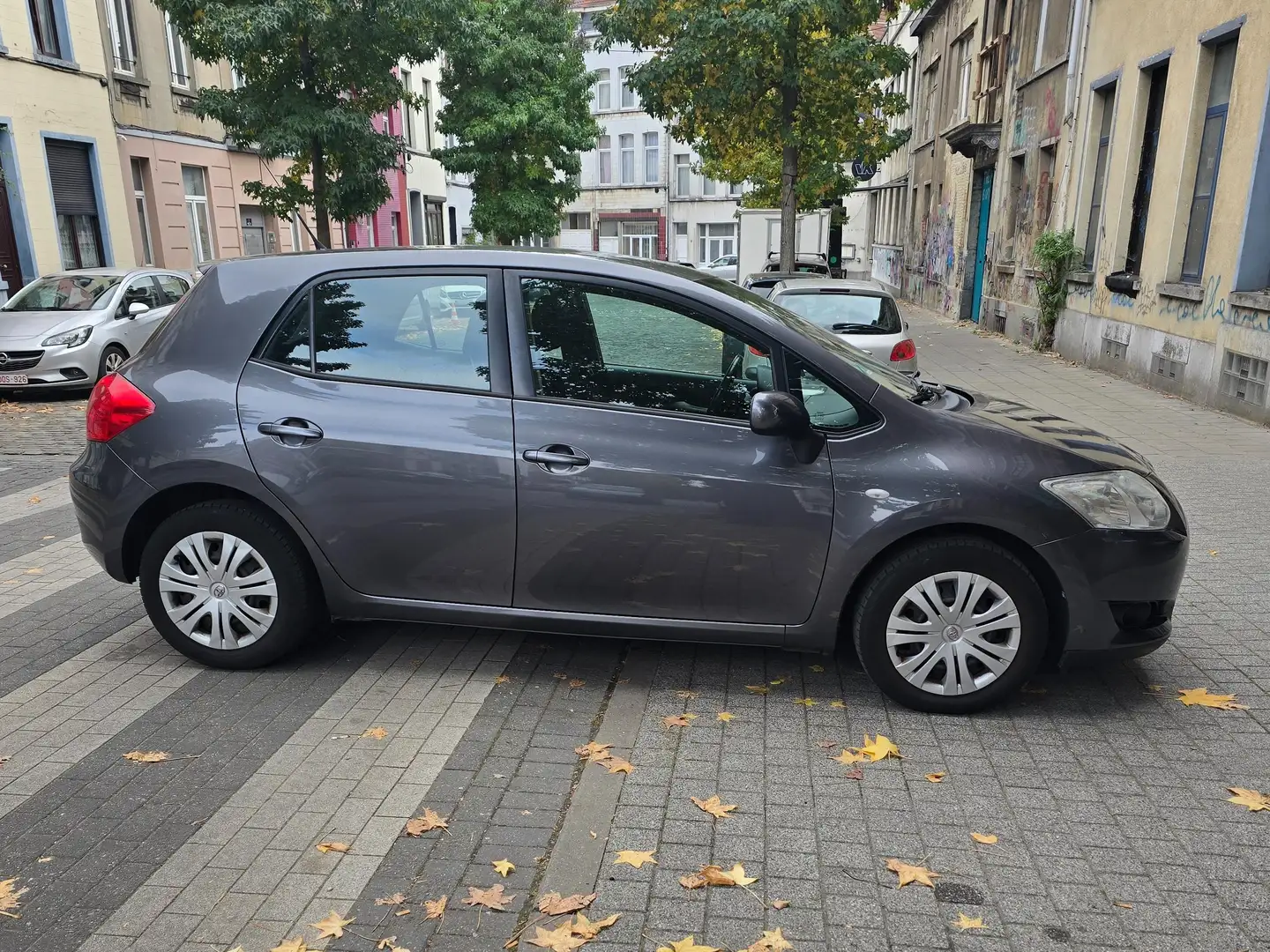 Toyota Auris Auris 1.6i Dual VVT-i Linea Luna Gris - 2