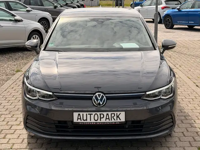 Volkswagen Golf view 2