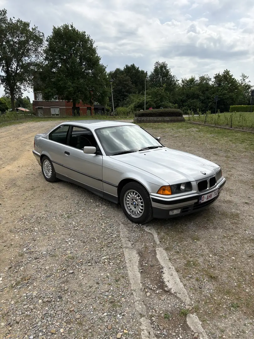 BMW 320 320i Argintiu - 1