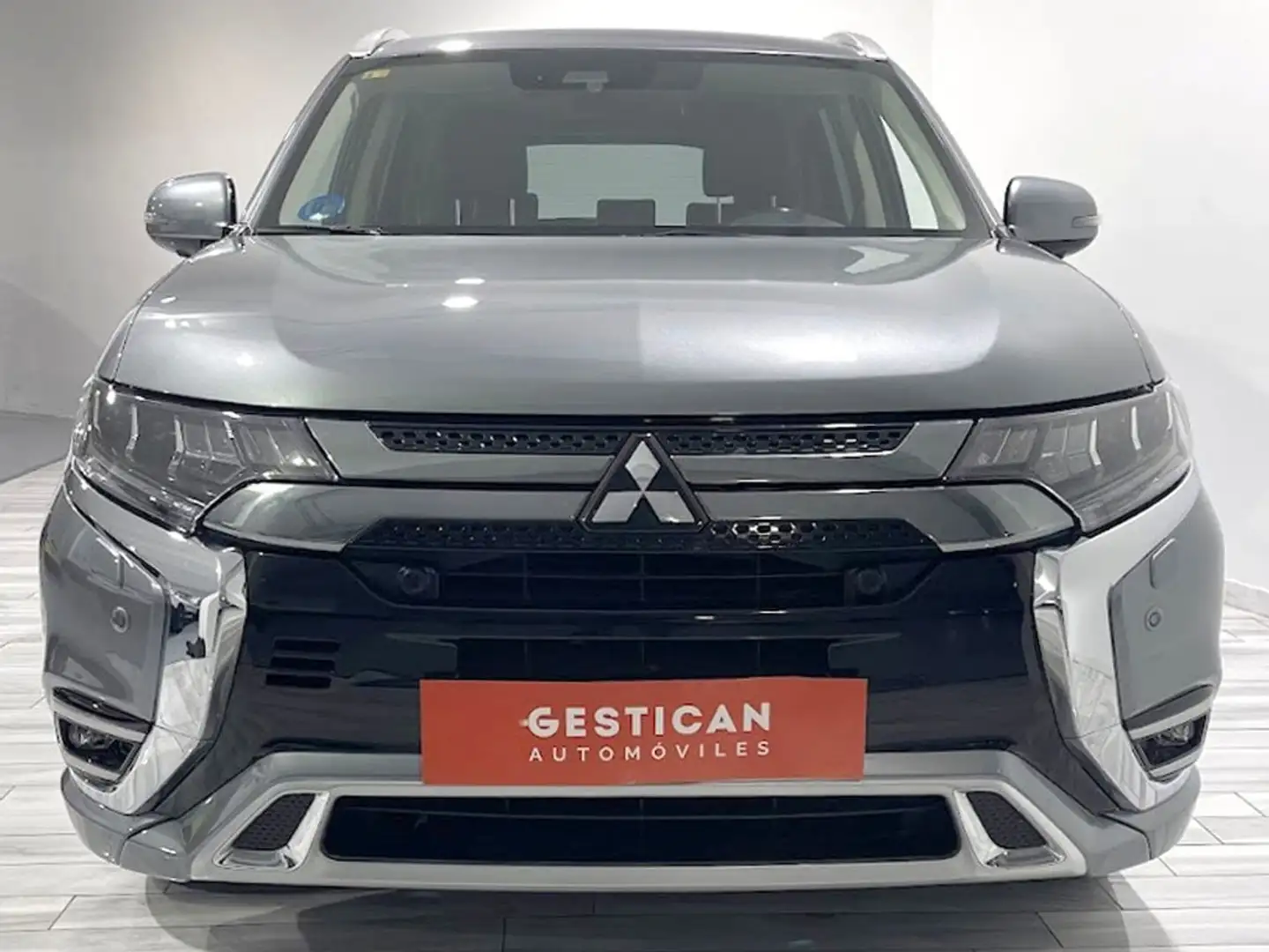 Mitsubishi Outlander 2.4 PHEV Kaiteki Auto 4WD Gris - 2
