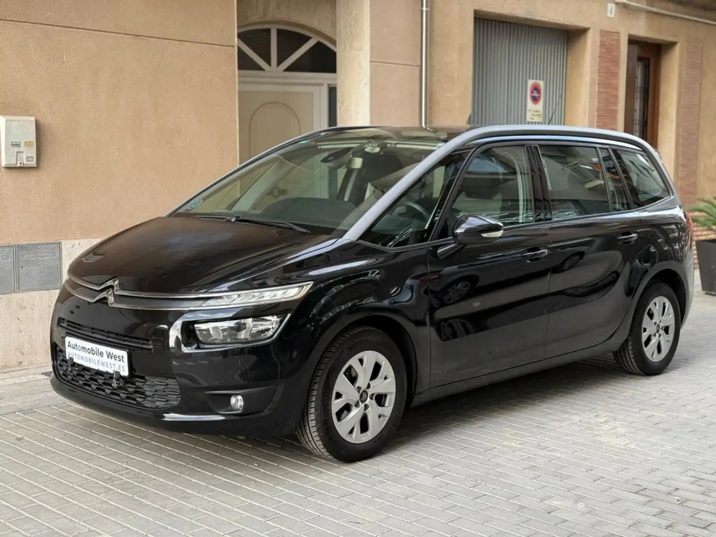 Citroen C4 Grand Picasso 1.2 PT. S&S Attraction Zwart - 2