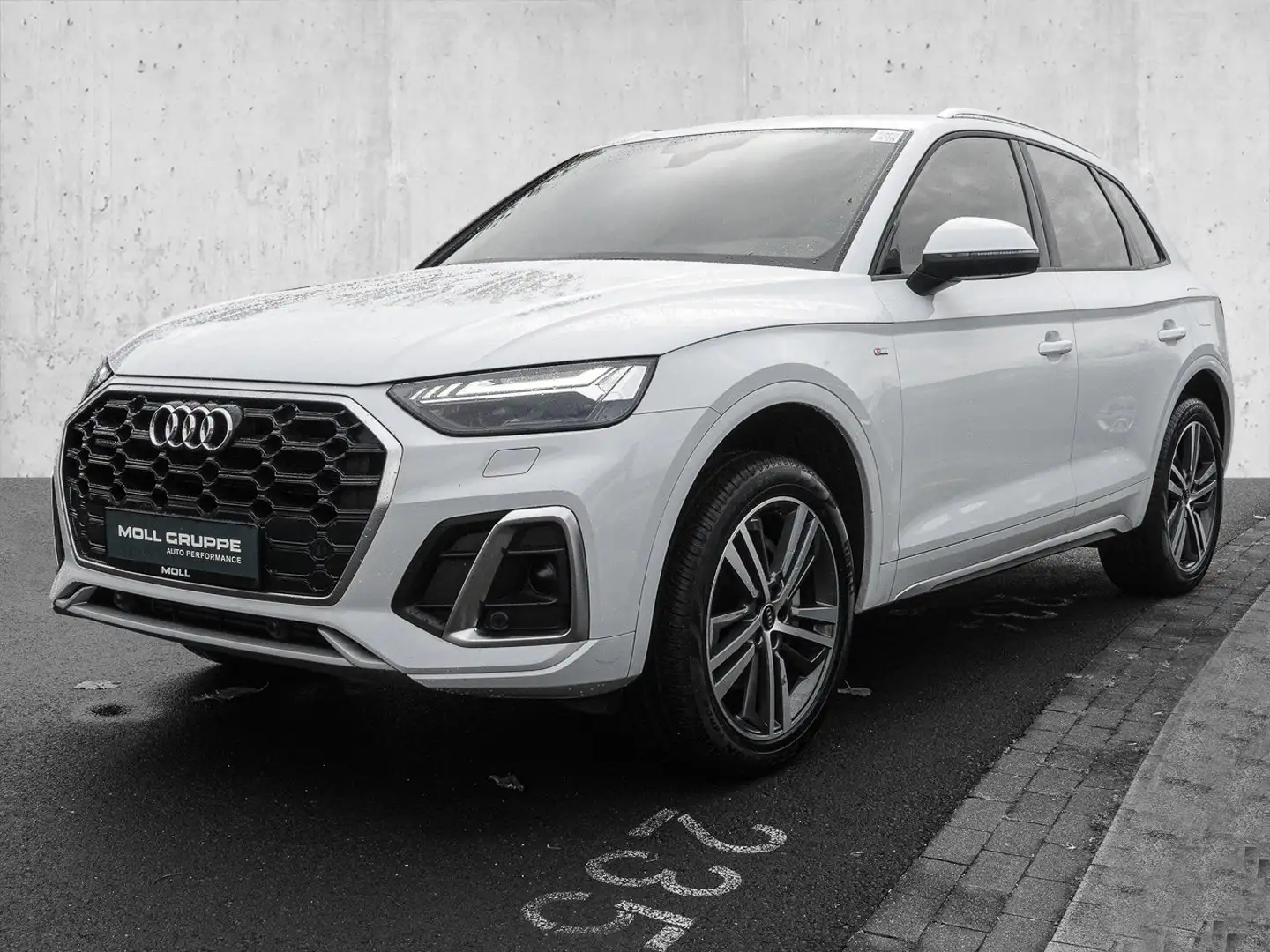 Audi Q5 55 TFSI e S line quattro S tronic Weiß - 2