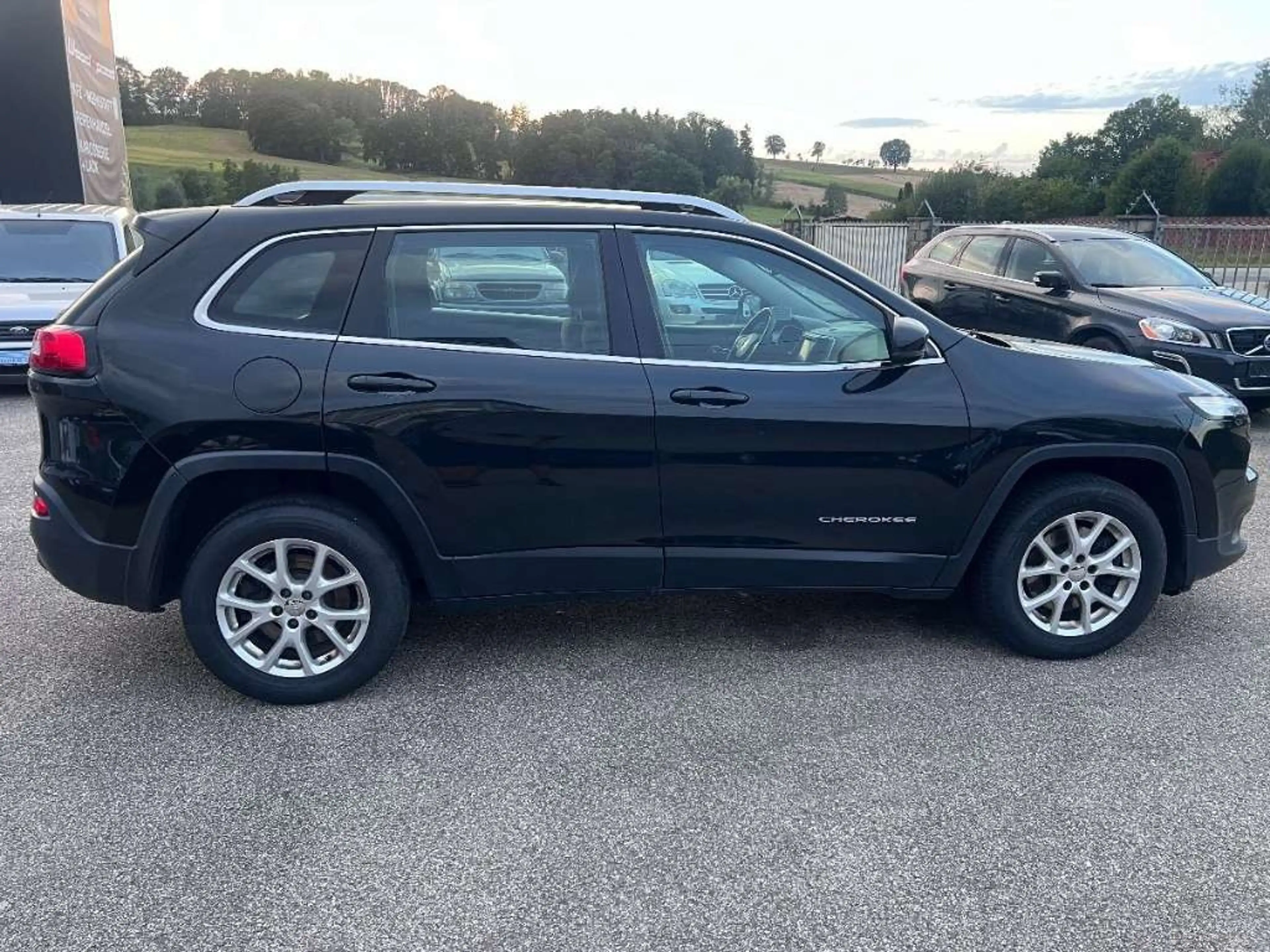 Jeep Cherokee 2,0 MultiJet II AWD Limited Aut. — photo 8