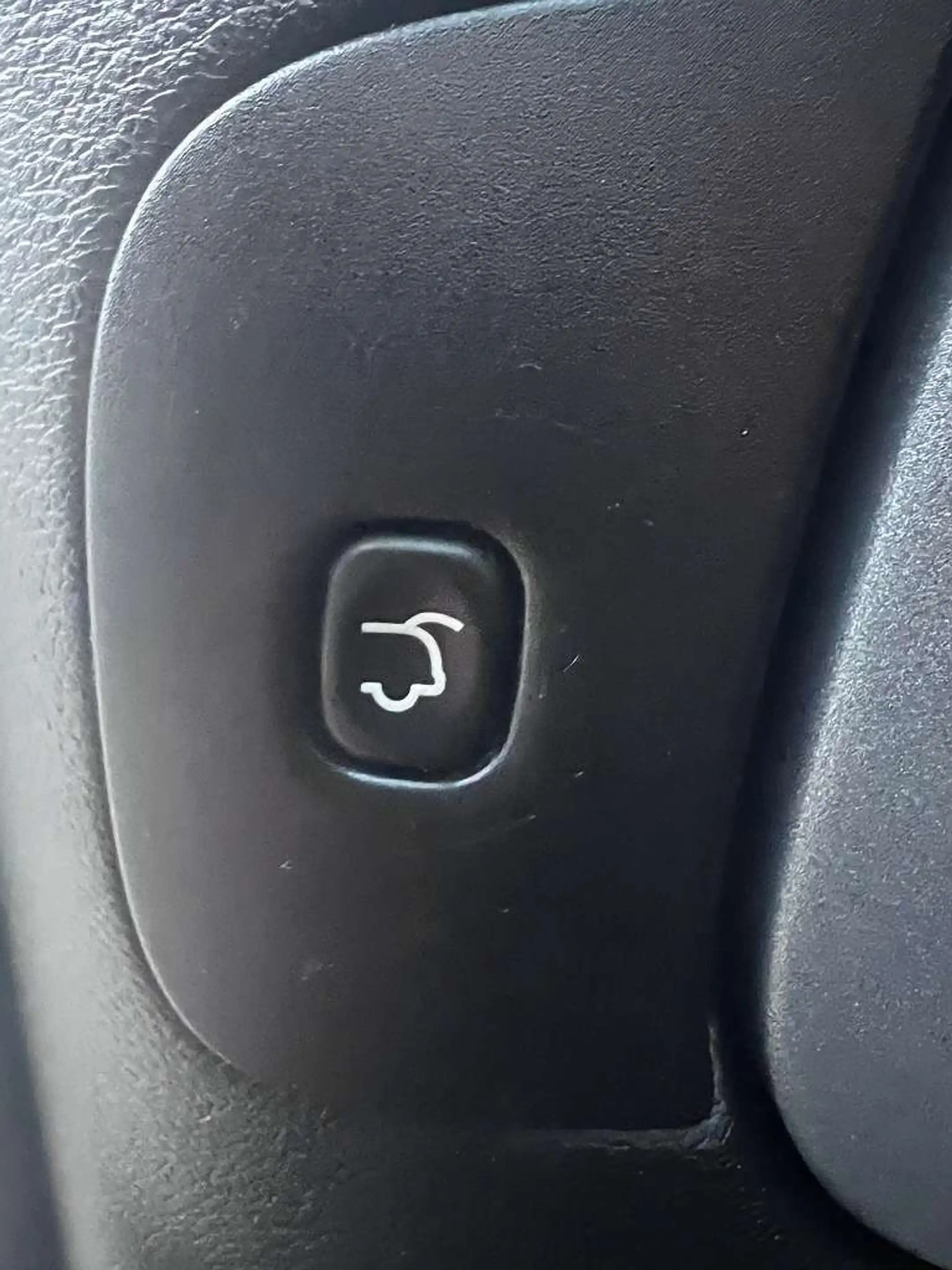 Jeep Cherokee 2,0 MultiJet II AWD Limited Aut. — photo 13