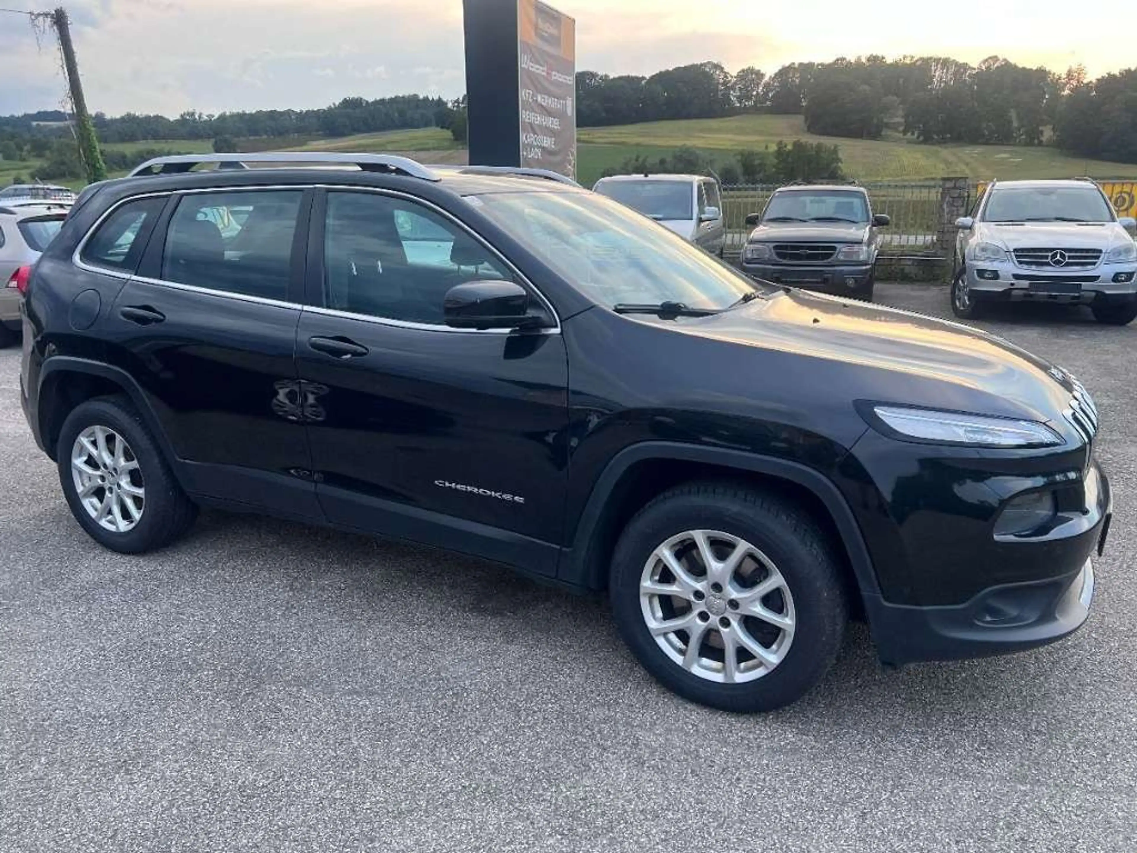 Jeep Cherokee 2,0 MultiJet II AWD Limited Aut. — photo 9