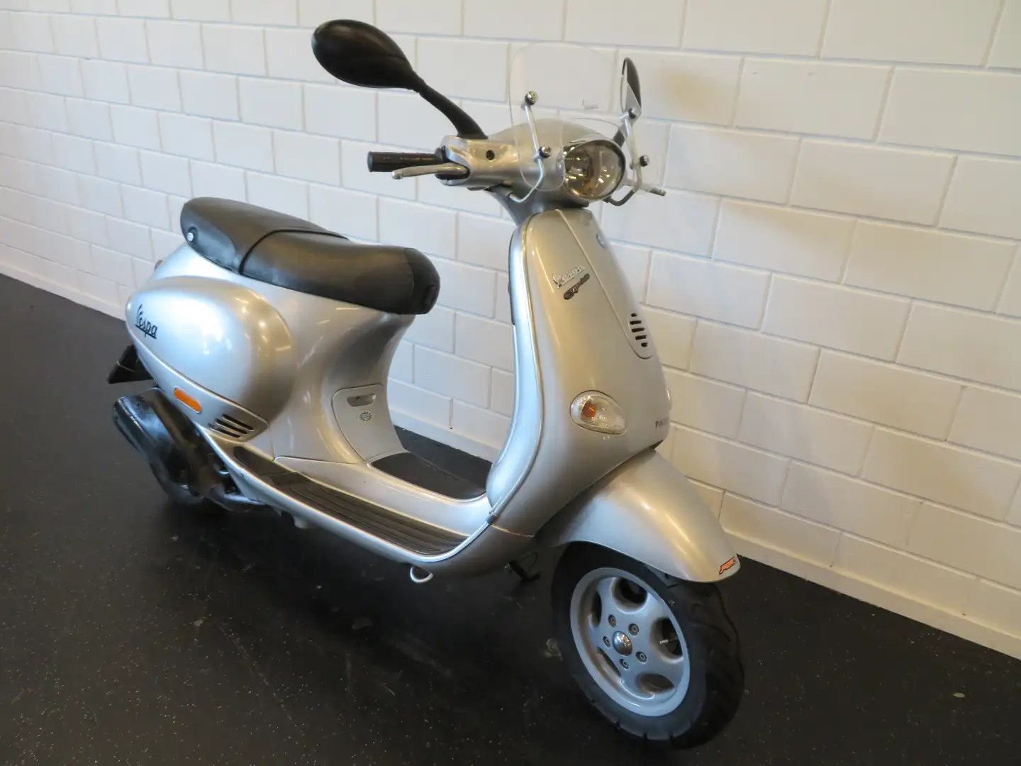 Vespa 150 PIAGGIO M19 MOOIE SCOOTER Argento - 2