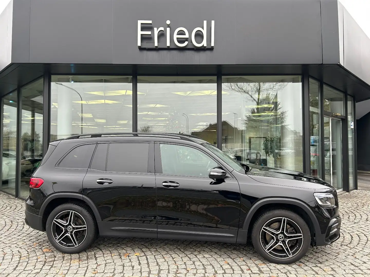 Mercedes-Benz GLB 220 d 4M AMG Distro Night AHK Keyless LED Schwarz - 2