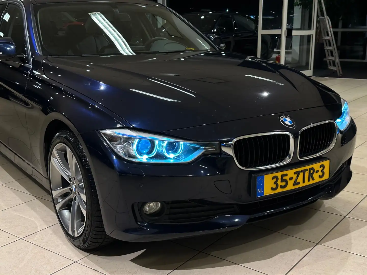BMW 320 3-serie 320i Upgrade ed.|Opendak|Leder|Xenon|Deale Blauw - 2