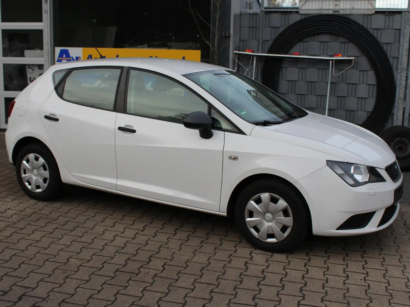 SEAT Ibiza Ibiza 5-Türer 1.0 MPI Weiß - 2