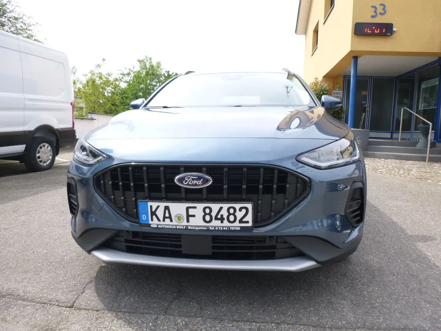 Ford Focus Turnier 1.0 EcoBoost MHEV Active X Auto Bleu - 2