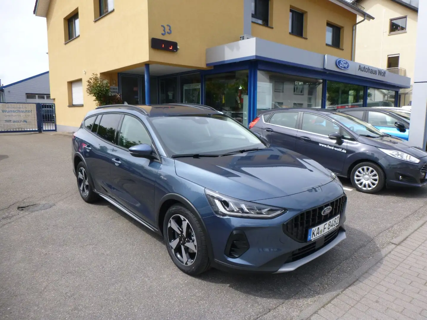 Ford Focus Turnier 1.0 EcoBoost MHEV Active X Auto Bleu - 1