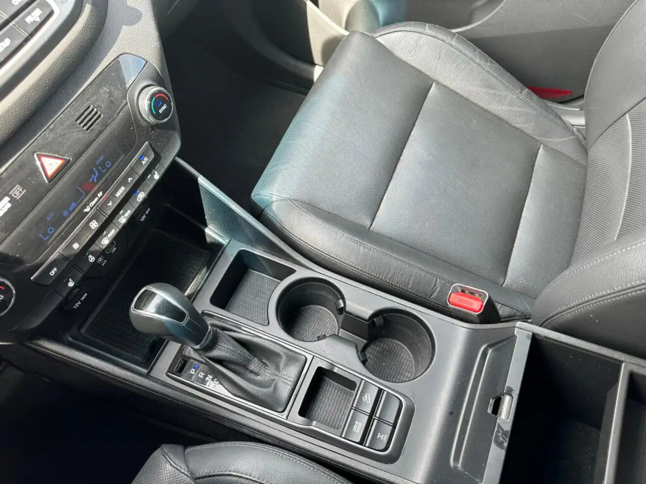 Hyundai TUCSON снимка Hyundai TUCSON