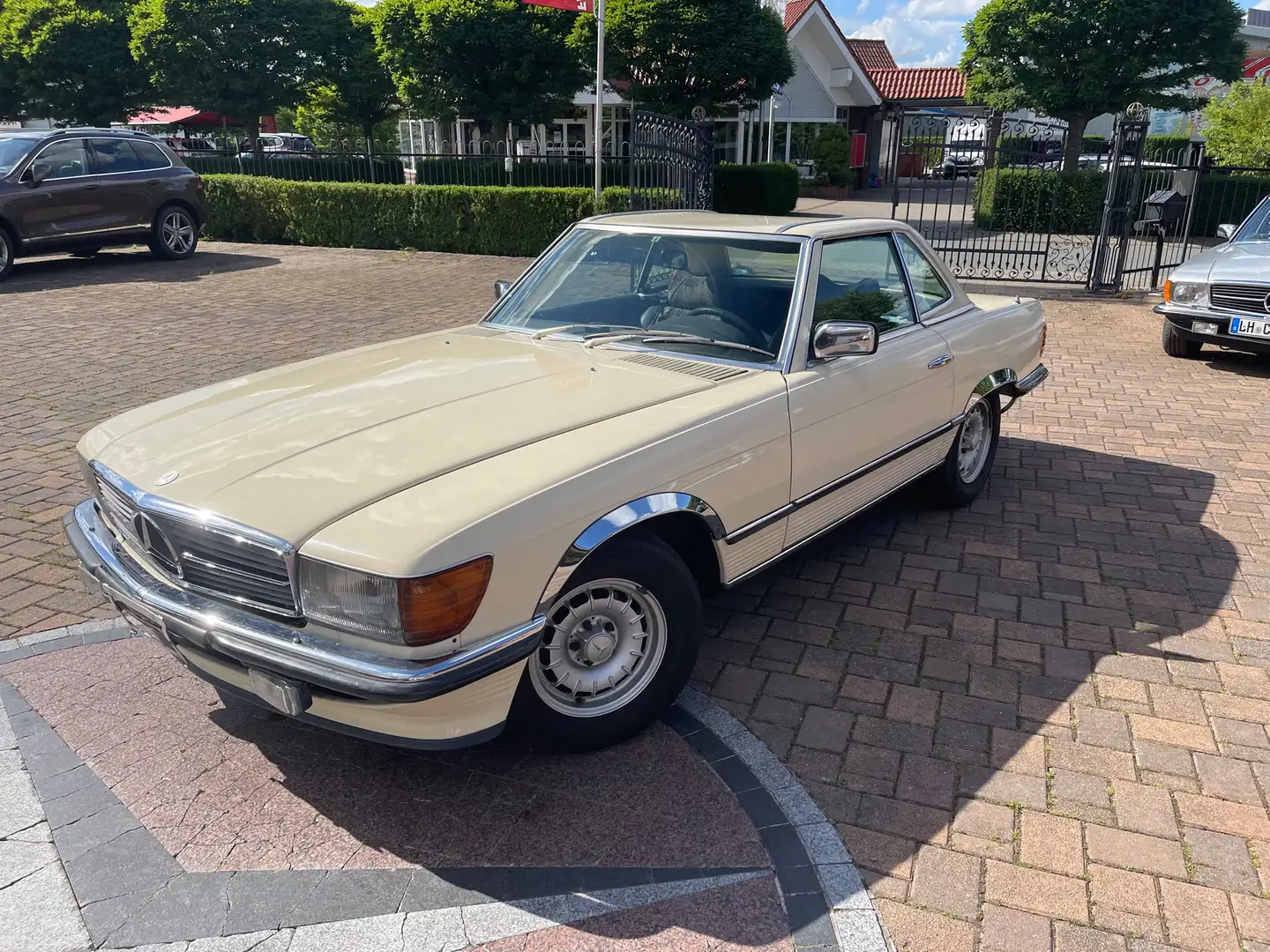 Mercedes-Benz SL 450 R107 Roalster Beżowy - 1
