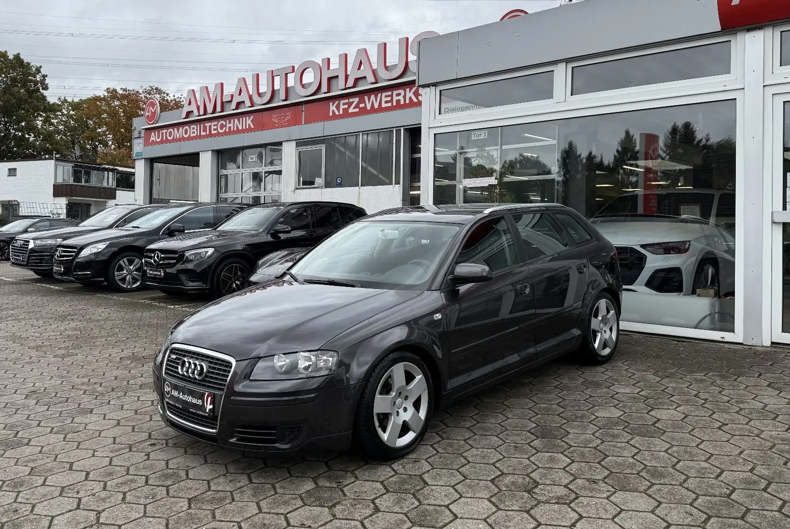 Audi A3 Sportback 1.6 Attraction *TÜV 04/27*Klima*PDC Gris - 1