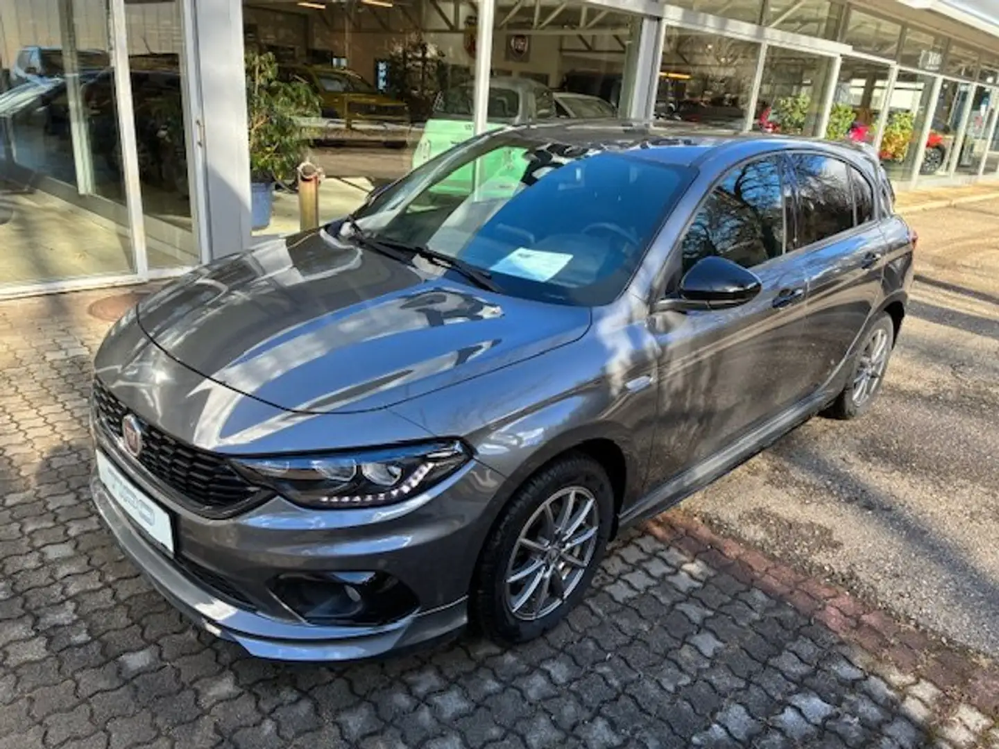 Fiat Tipo MultiJet 120 SCR DCT S-Design Grau - 2