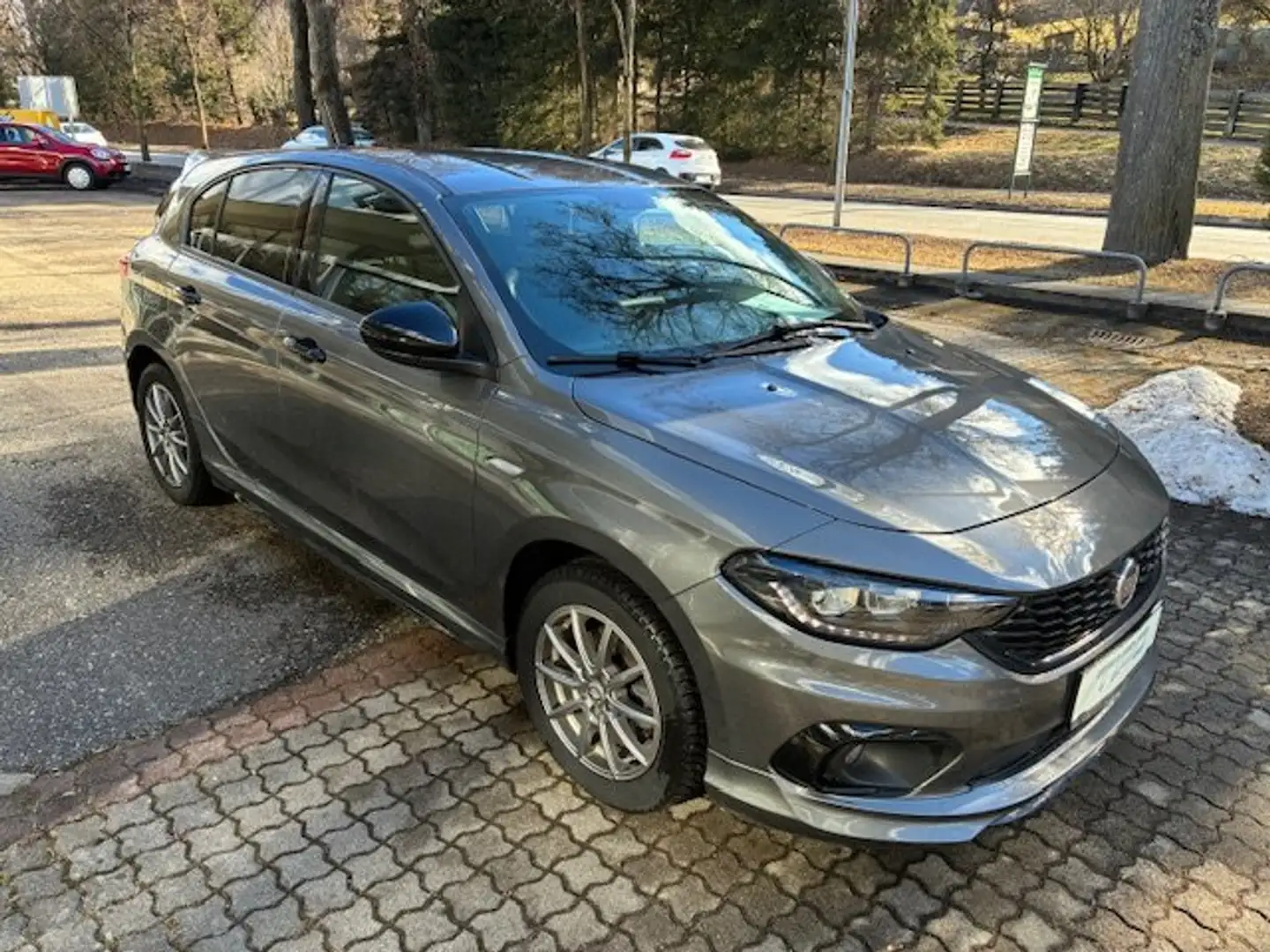 Fiat Tipo MultiJet 120 SCR DCT S-Design Grau - 1