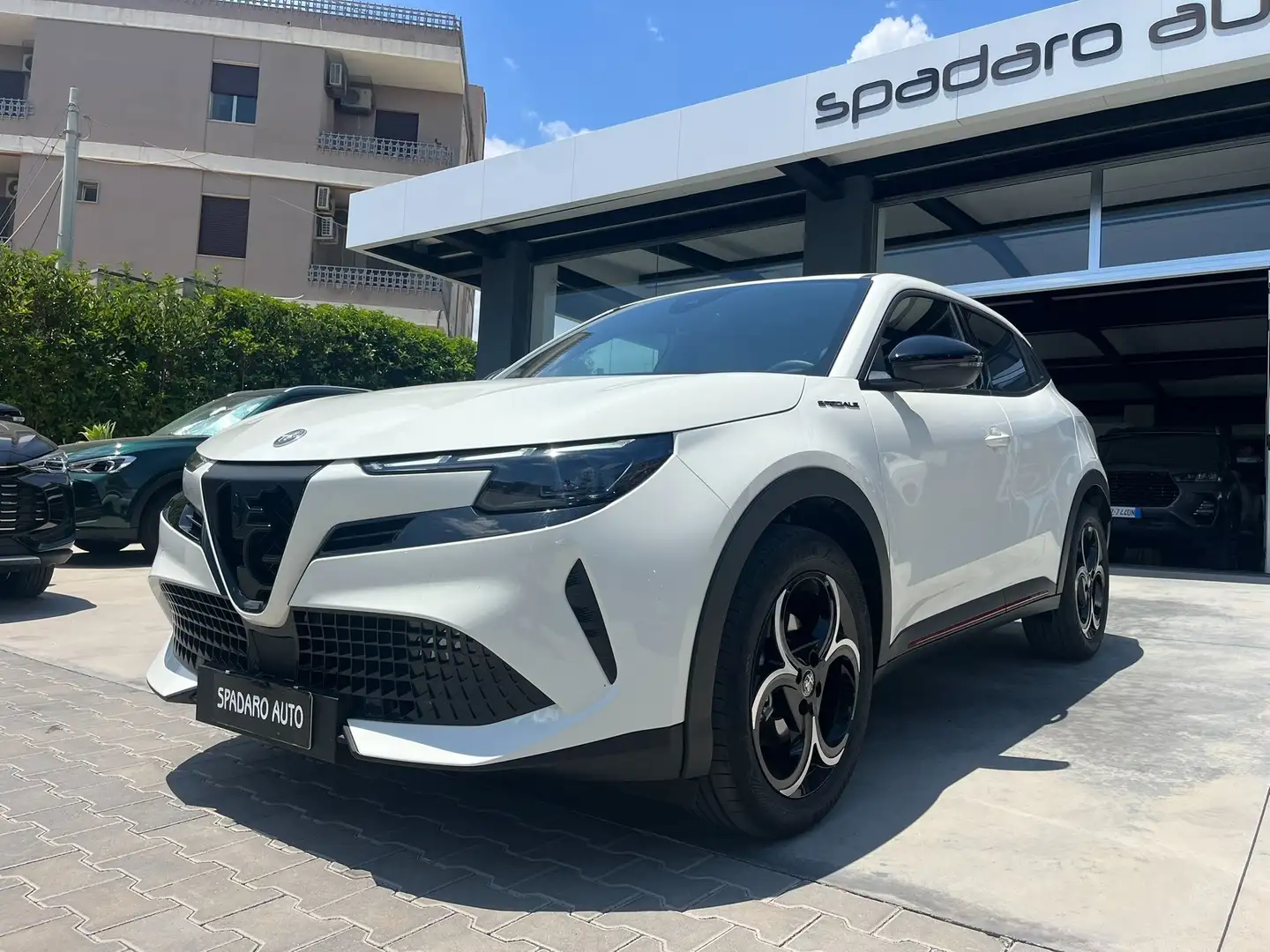 Alfa Romeo Junior Junior 1.2 ibrida Speciale 145cv edct6 Bianco - 2