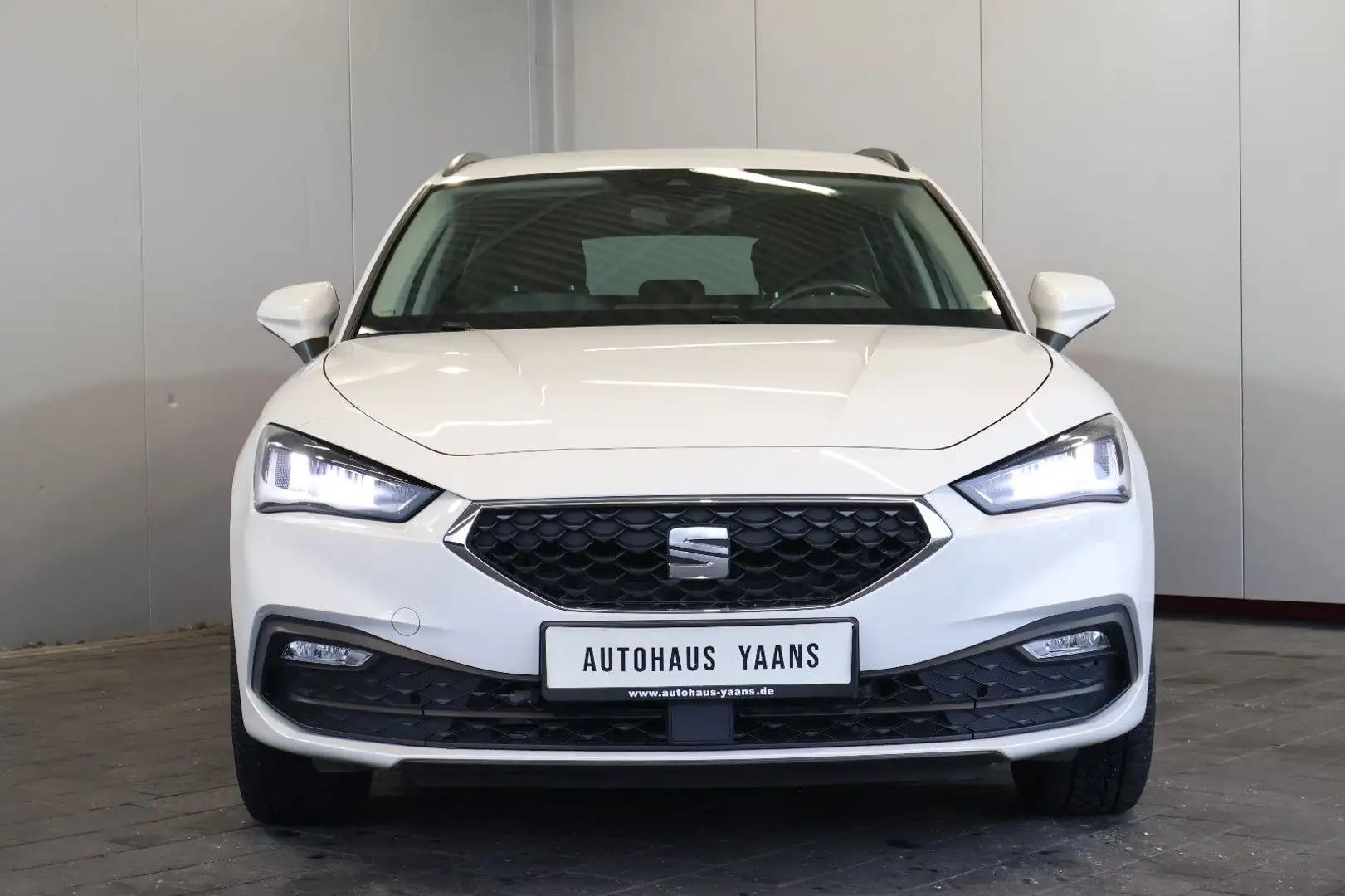 SEAT Leon ST 1.5 TSI Style BEATS+AID+KEY+KAM+LED+LANE Weiß - 2