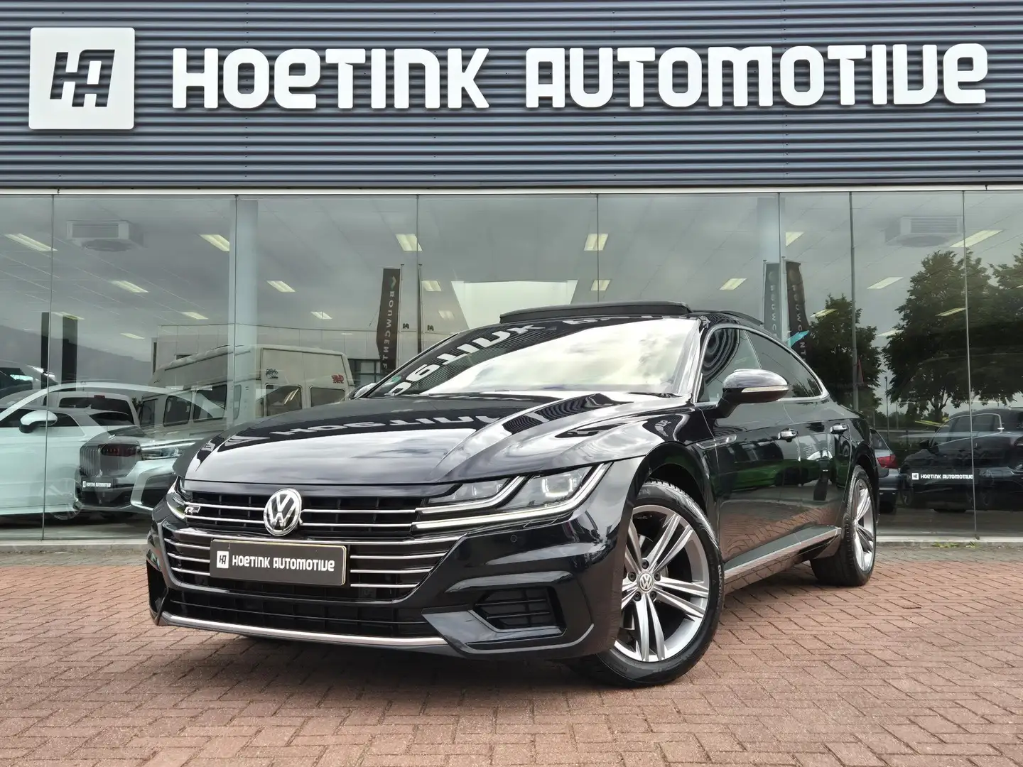 Volkswagen Arteon 1.5 TSI Business R | PANO | Virtual | LED | Keyles Zwart - 1