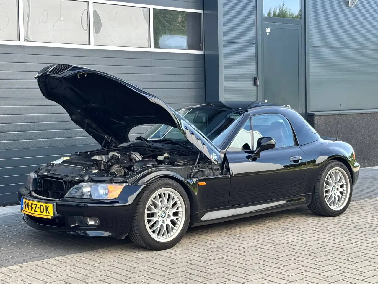 BMW Z3 1.9 Schwarz II, zwart-rood Hardtop, style 42 velgen. Ceramische coating., foto 11