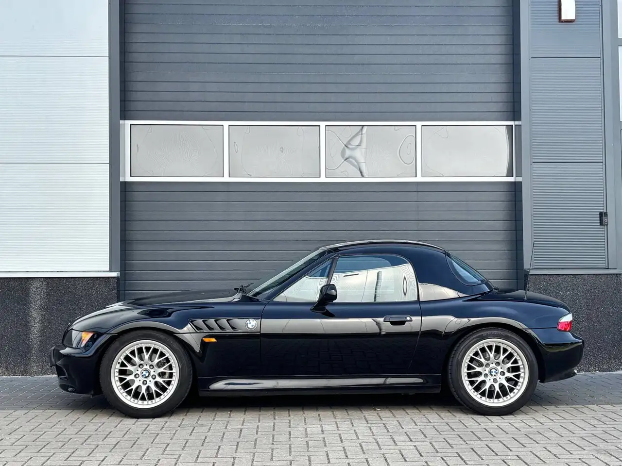 BMW Z3 1.9 Schwarz II, zwart-rood Hardtop, style 42 velgen. Ceramische coating., foto 4