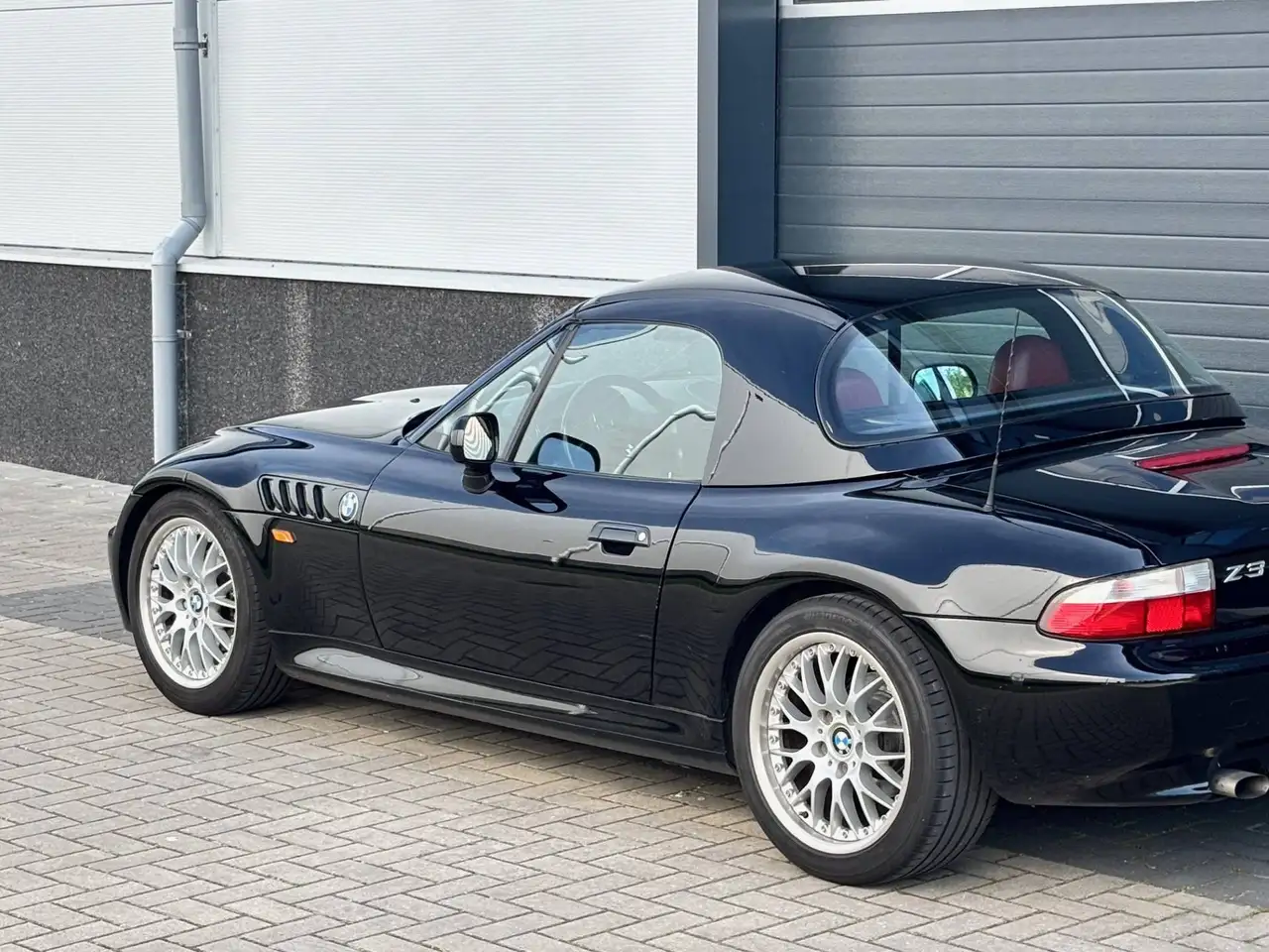 BMW Z3 1.9 Schwarz II, zwart-rood Hardtop, style 42 velgen. Ceramische coating., foto 5