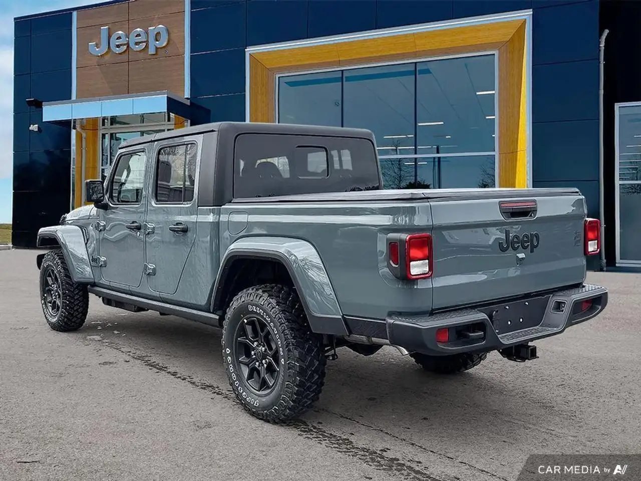 Jeep Gladiator снимка Jeep Gladiator
