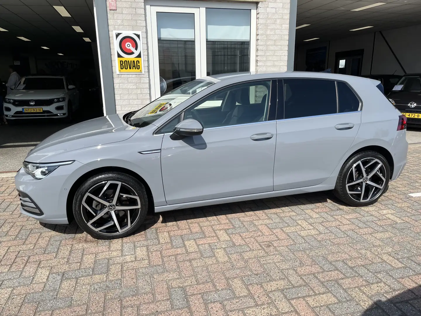 Volkswagen Golf 1.5 TSI Style / 18" LMV/ MATRIX/ ELEKTR. STOELEN/ Gris - 2